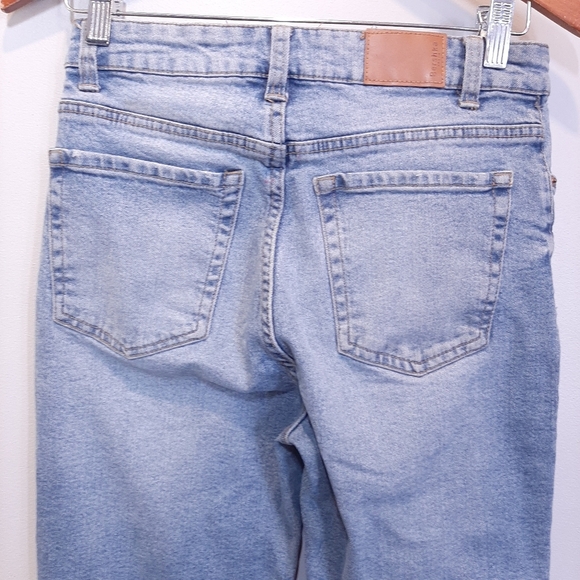 Bershka Denim Straight Cropped Jeans Frayed Raw Hem Medium Wash Size 6 - Picture 8 of 12